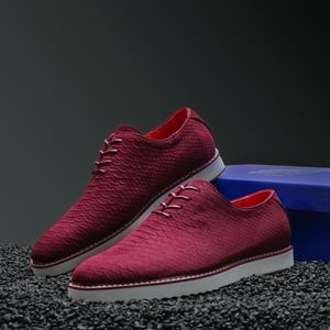 MEN CASUAL LOW LACE UP SNEAKER The Wager Wine